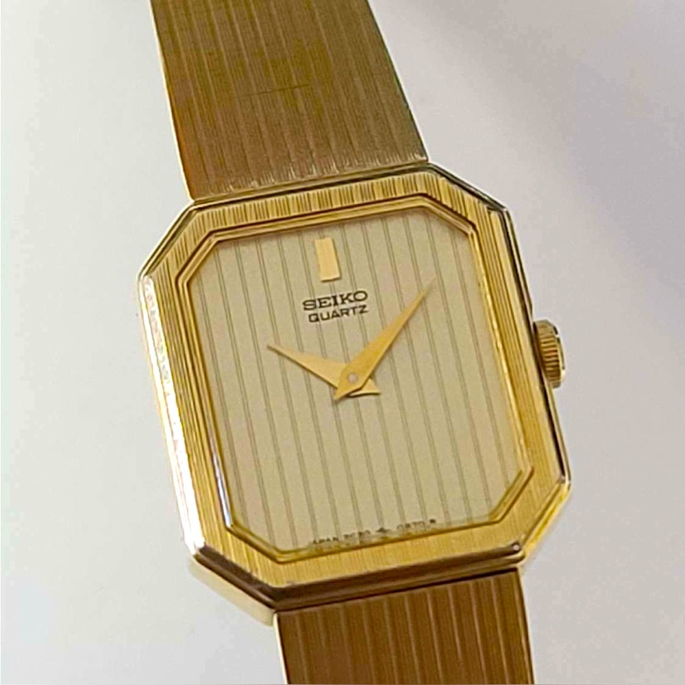 Seiko Gold-Toned Quartz Watch Vintage - Picture 1 of 8